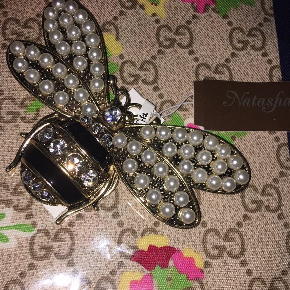 Beautiful Natasha bumblebee brooch- Brand new